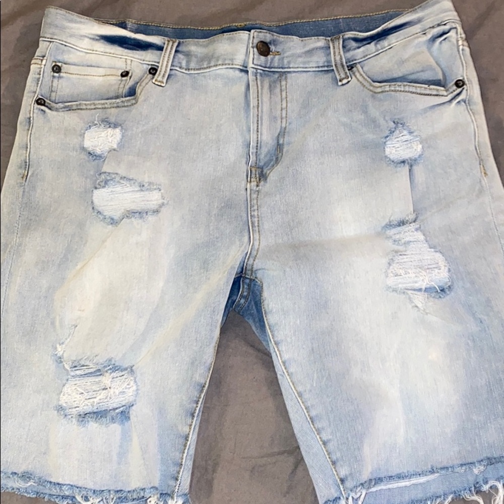 Men’s Aeropostale distressed jean shorts 34 waist